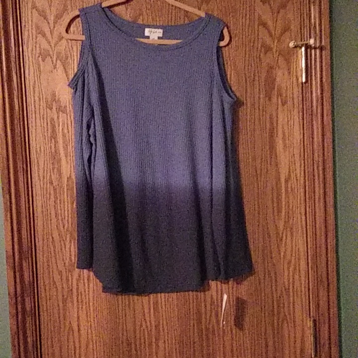 Nwt Women's Style & Co Cold Shoulder Top